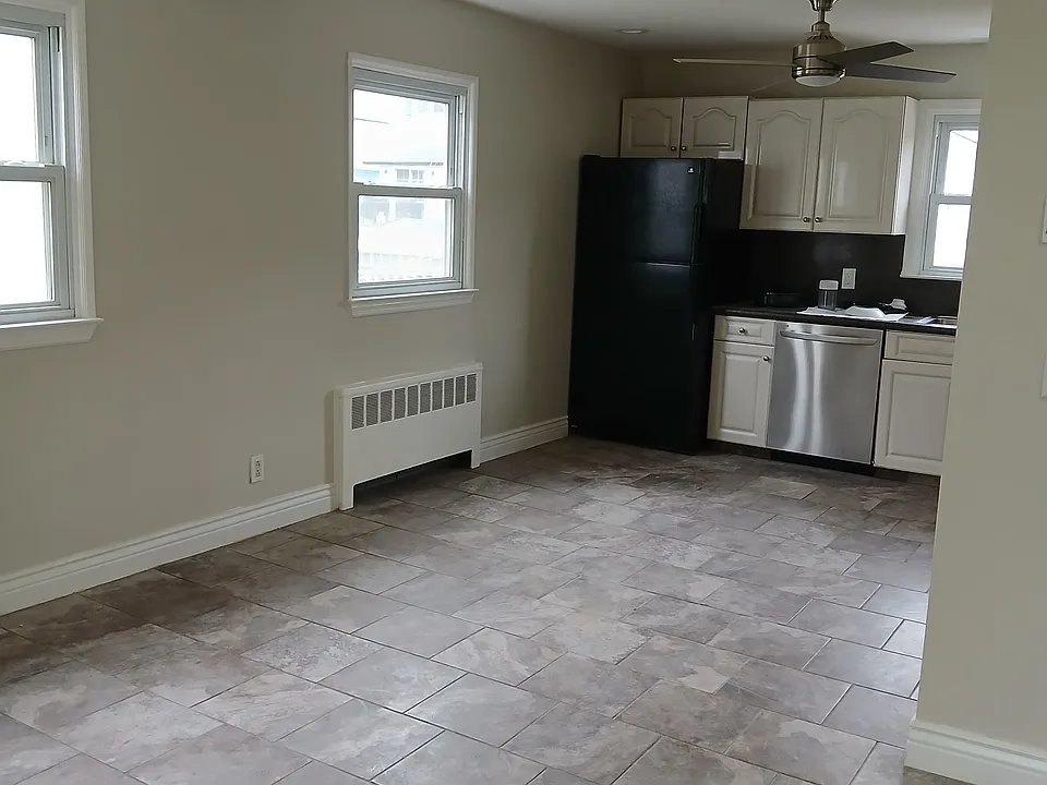 168 Bennett Ave #2