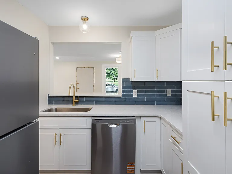 Acklen Apartments — Photo 14