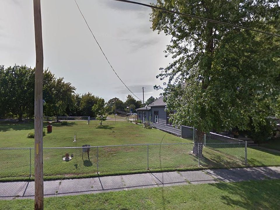 2nd image of 816 Euclid St