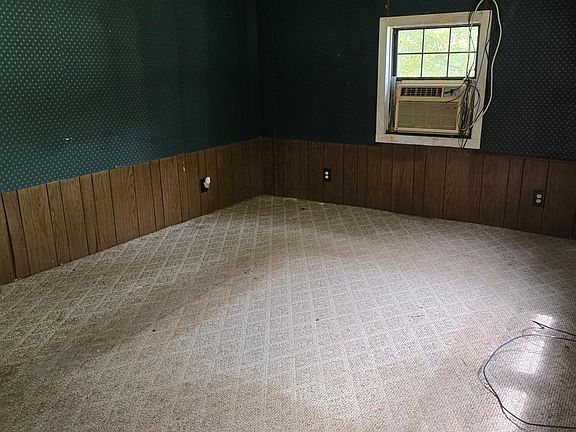 2nd image of 3301 Dixon Rd