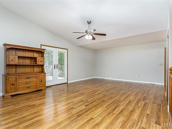 5th image of 6131 Barrington Oaks Dr