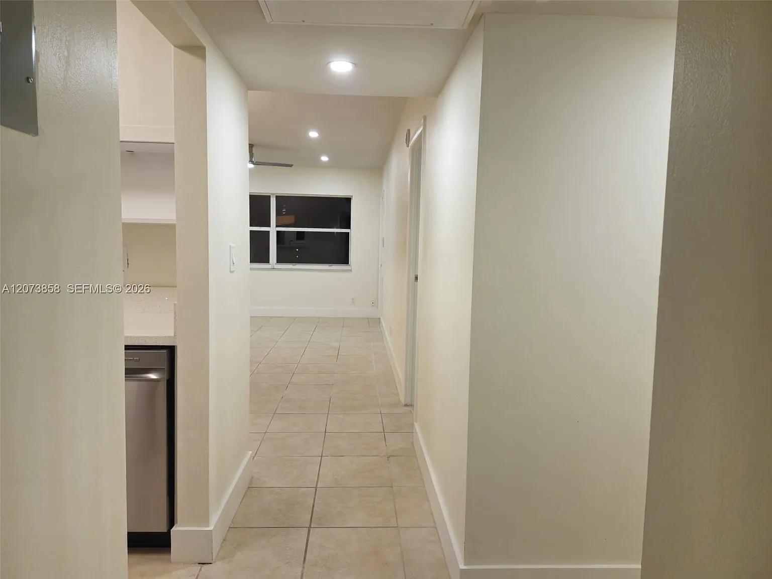 Karisa Gardens Condo — Photo 2