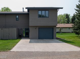 3001 Manitoba Ln #4, Bismarck, ND 58503