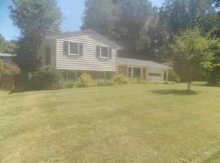 1006 Mountfort Ct SW, Vienna, VA 22180