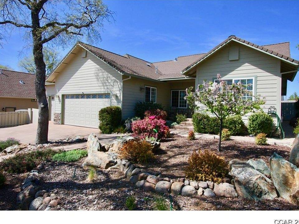 1st image of 607 Live Oak Dr
