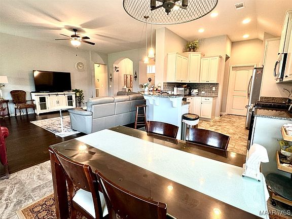 5th image of 9284 Crescent Lodge Cir