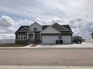 163 Park Ridge Dr, Roosevelt, UT 84066