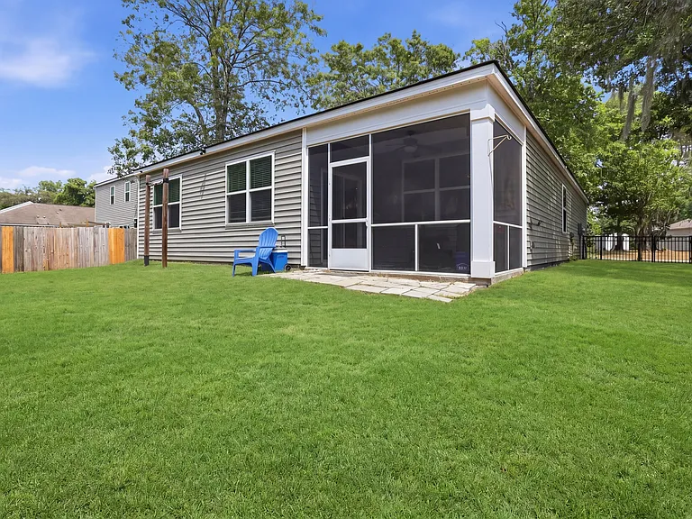 4864 Breeze Way — Photo 33