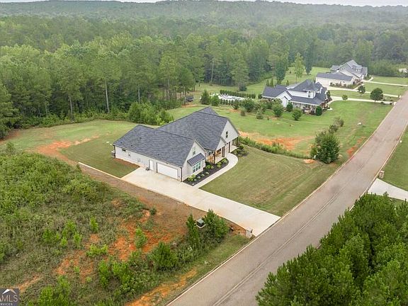 2nd image of 216 Creekside Trl