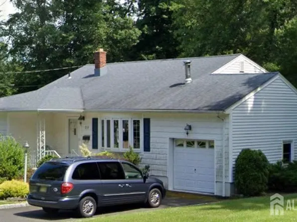 38 Sherwood Ave, East Brunswick, NJ 08816