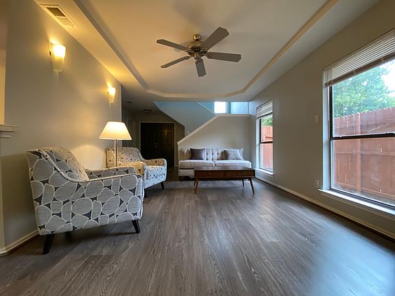 4th image of 2304 Maplewood Trl