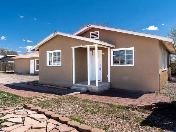 502 Old Hospital Rd N, Espanola, NM 87532