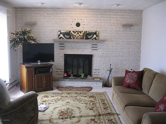2nd image of 110 Falcon Dr