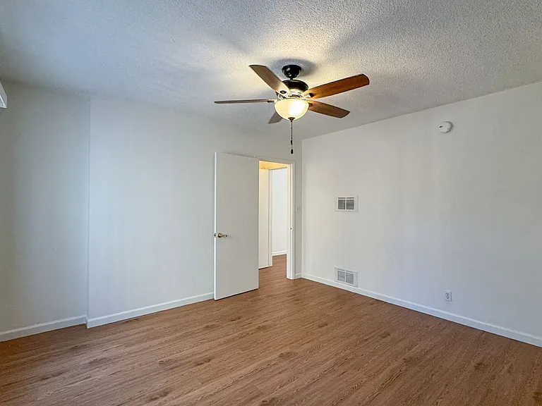 1555 S Hayworth Ave #5 — Photo 9