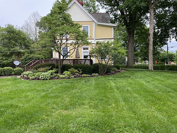 3rd image of 134 E Mills Ave