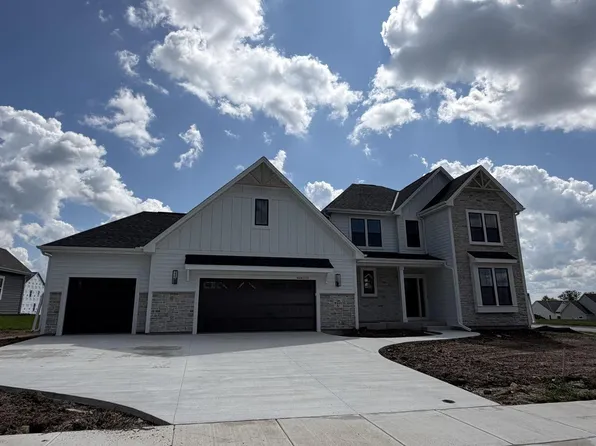 N66W21225 Sweet Clover DRIVE, Menomonee Falls, WI 53051
