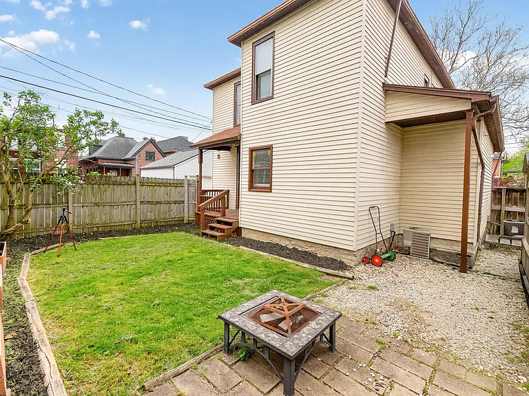 905 Beech St — Photo 33