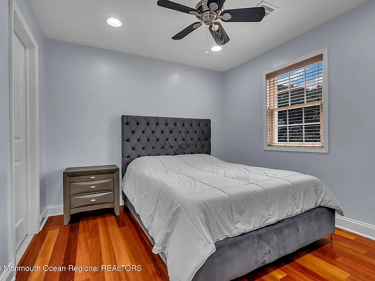 1607 Holbrook St — Photo 25