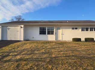 35 Beechtree Rd, Levittown, PA 19057