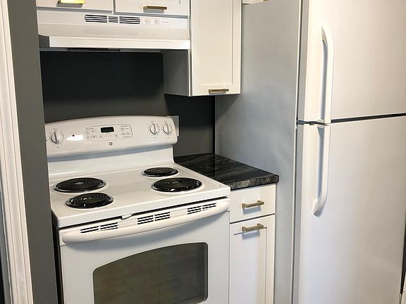 3rd image of 3257 Meadowbrook Blvd