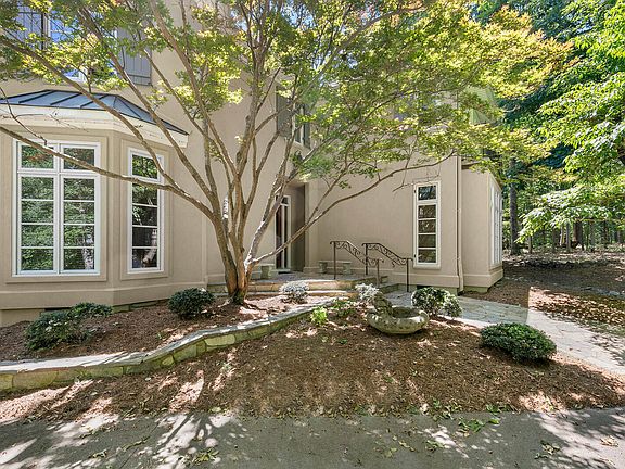 3rd image of 108 Chimeneas Pl