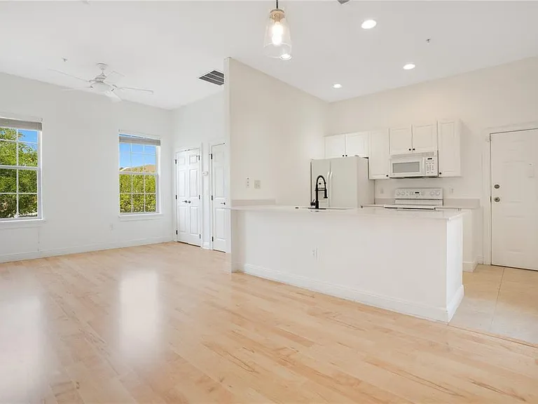 1470 Lake Baldwin Ln #C — Photo 7