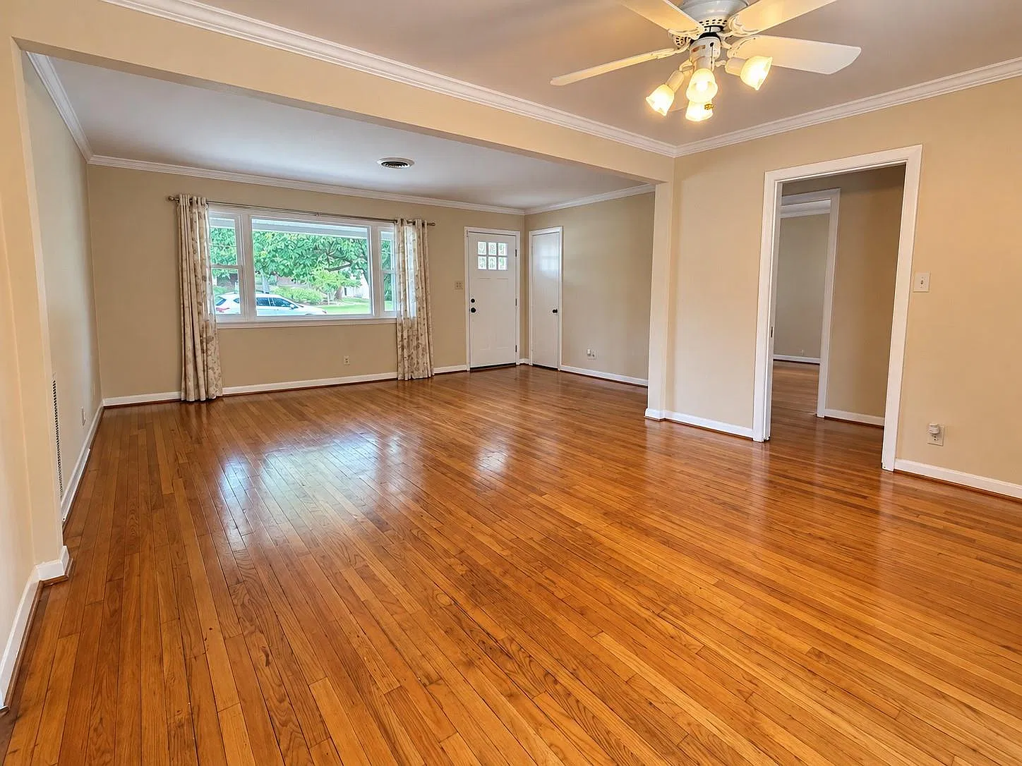3 bed, 2.5 bath, 1546 sqft, $1,950 — Photo 4