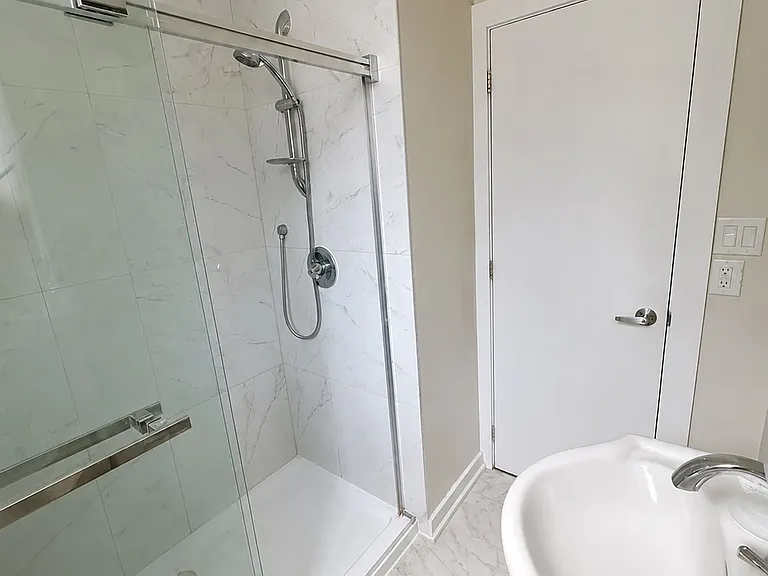 2810 Bloor St W #2 — Photo 11