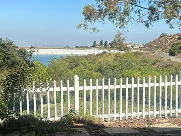 7083 E Shorecrest Dr, Anaheim, CA 92807