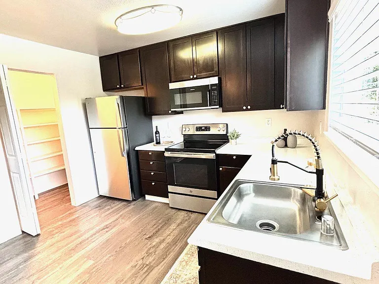 Campbell Plaza Apartments — Photo 14