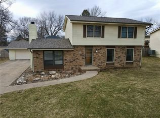 1016 39th St, West Des Moines, IA 50266