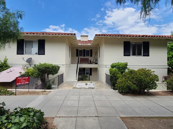 221 Palos Verdes Dr W, Palos Verdes Estates, CA 90274