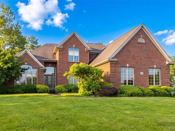 187 S Rockingham Way, Amherst, NY 14228