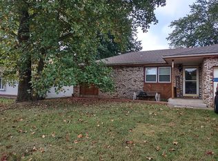 2550 W Roxbury St, Springfield, MO 65807