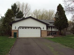 409 Spring Hill Rd, Vadnais Heights, MN 55127