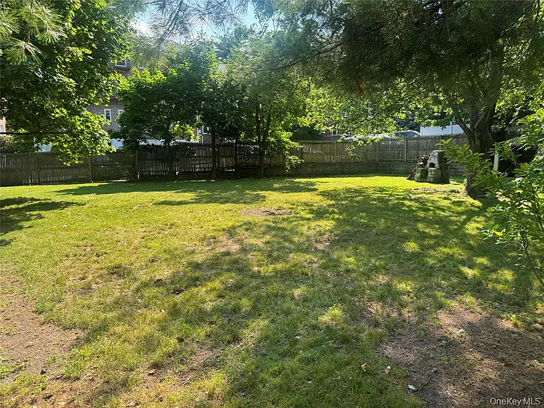 27 Keogh Ln — Photo 13