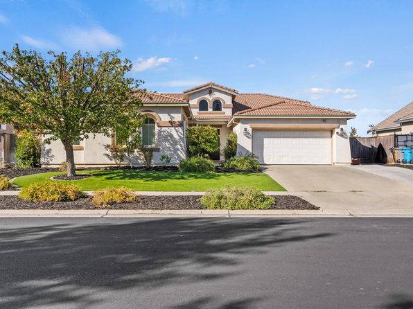 1403 Golden Plover St