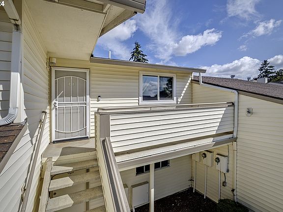 4th image of 506 SE 157th Ave Unit 45