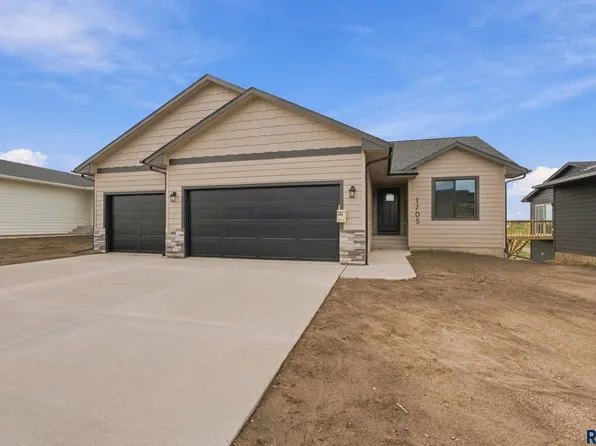 1705 N Concord Dr, Sioux Falls, SD 57110