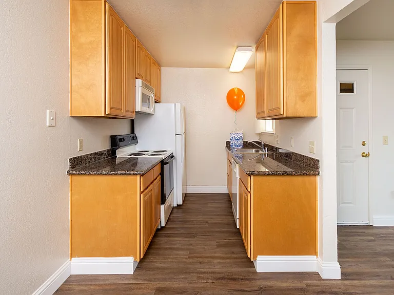 Peppertree Apartments — Photo 24