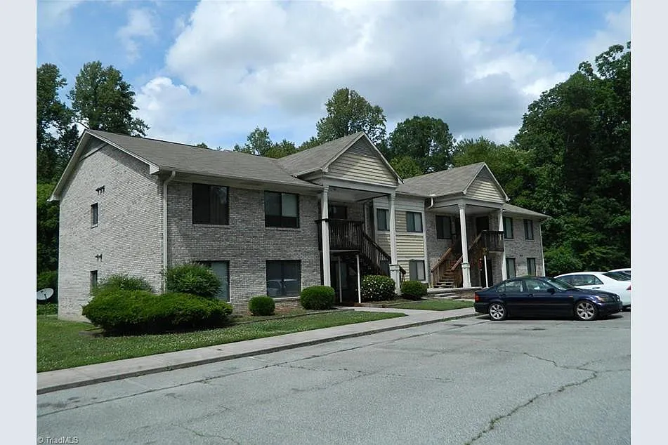 Building Photo - 819 Belmont Dr #1A