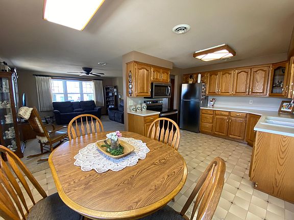 5th image of 1038 Wilbur St