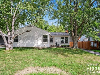 1064 Kenesaw Dr SE, East Grand Rapids, MI, 49506