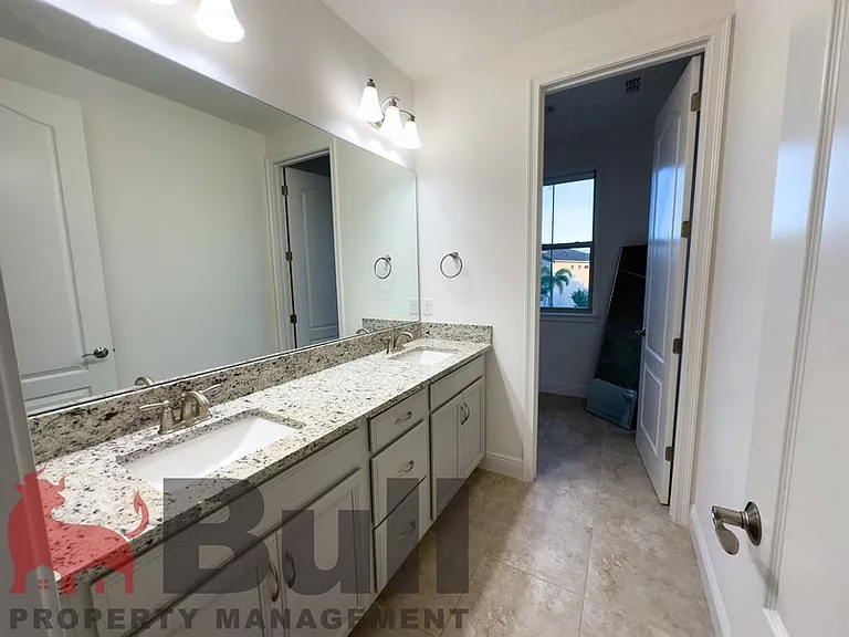 13079 Stanthorne Ave — Photo 21