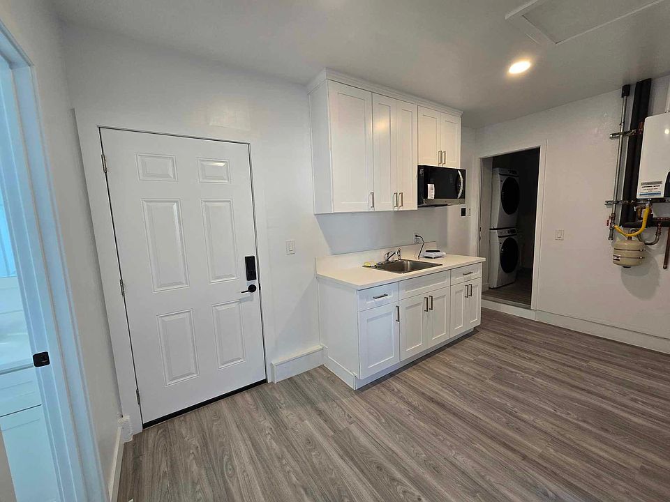 1st image of 7556 Northrup Dr