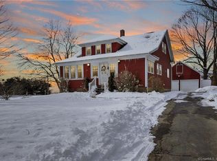 699 Daniels Farm Rd, Trumbull, CT 06611