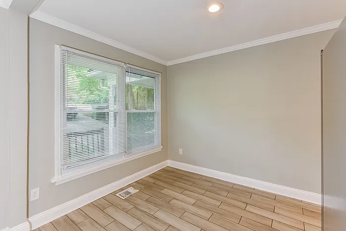 3 bed, 2.0 bath, 870 sqft, $1,945 — Photo 4