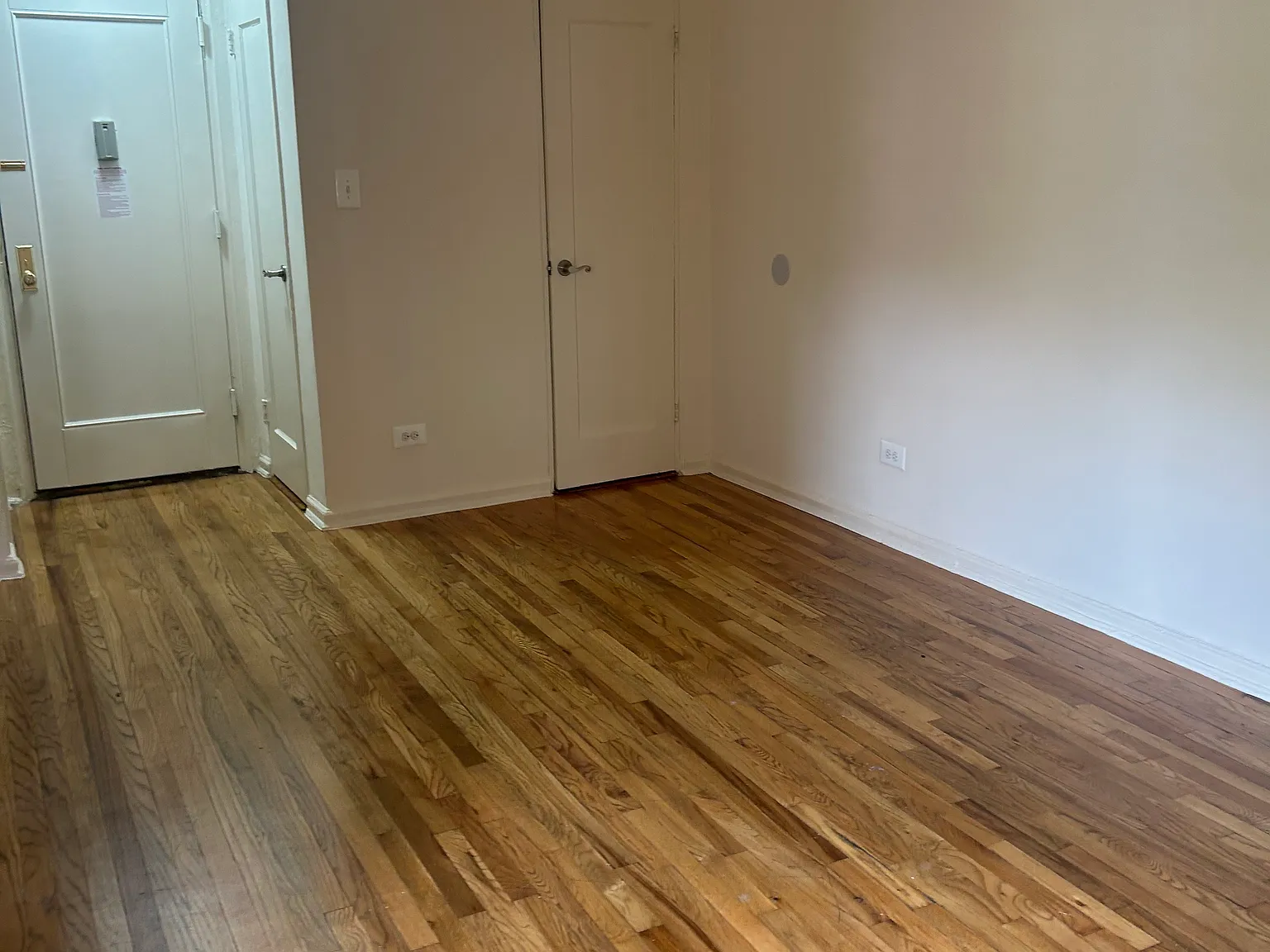 Studio, 375 sqft, $1,800 — Photo 4