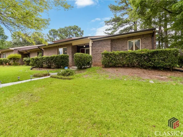 1618 Circle Drive, Stone Mountain, GA 30088
