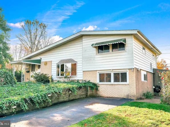 1502 Muhlenburg Dr, Blue Bell, PA 19422